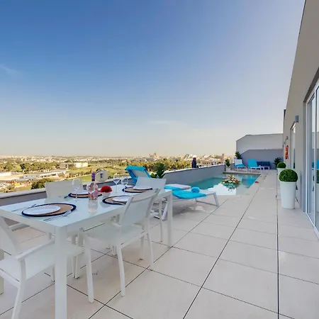 Salmar Court With Pool By Buena Vista