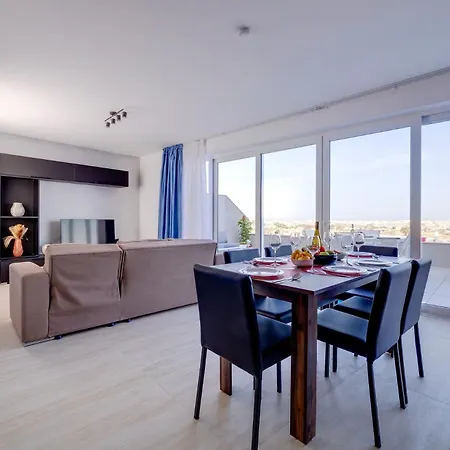 Salmar Court With Pool By Buena Vista * Hal Ghaxiak