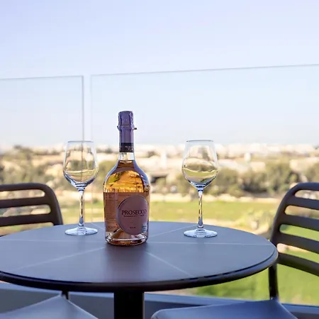 Salmar Court With Pool By Buena Vista *