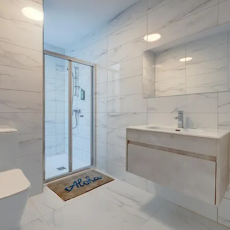 Salmar Court With Pool By Buena Vista Hal Ghaxiak