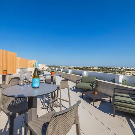 Salmar Court With Pool By Buena Vista * Hal Ghaxiak