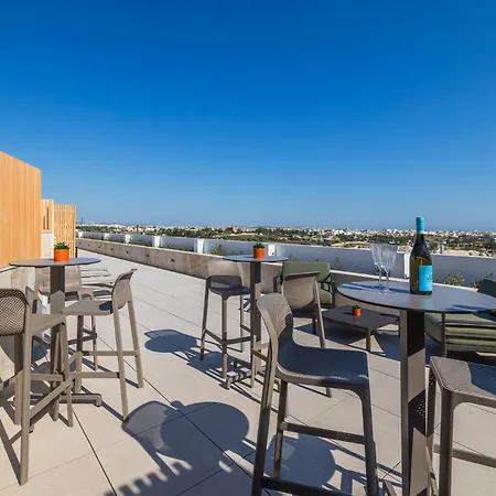 Salmar Court With Pool By Buena Vista *