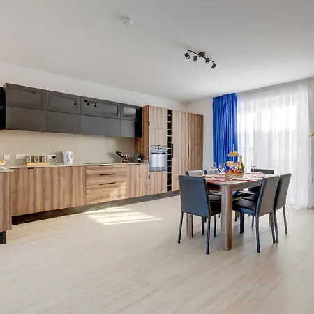 Διαμέρισμα Salmar Court With Pool By Buena Vista *