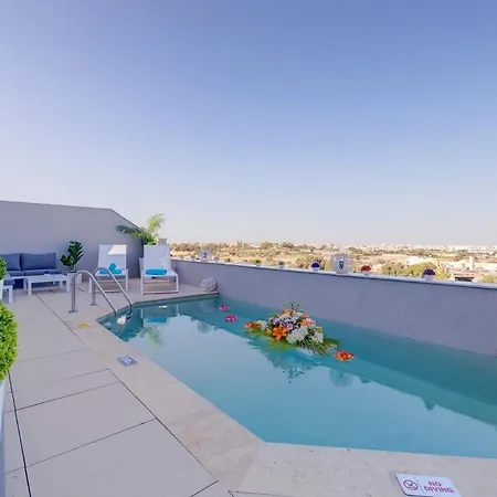 Salmar Court With Pool By Buena Vista