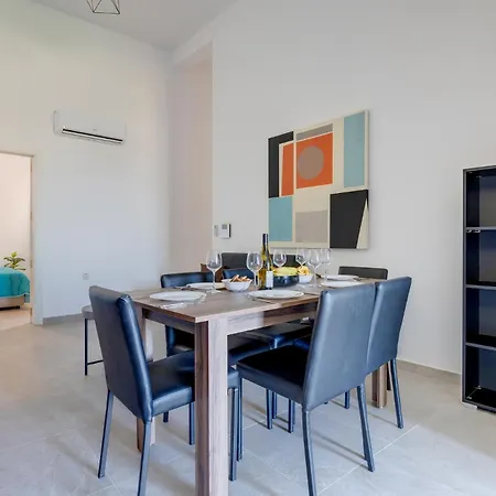 Apartment Salmar Court *