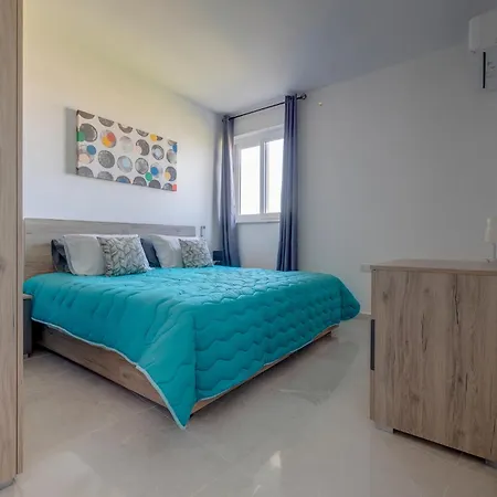 Salmar Court Apartment *