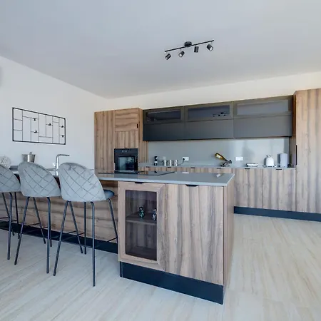 Salmar Court Apartment *