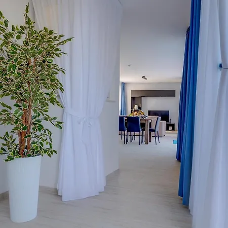 Salmar Court With Pool By Buena Vista Διαμέρισμα