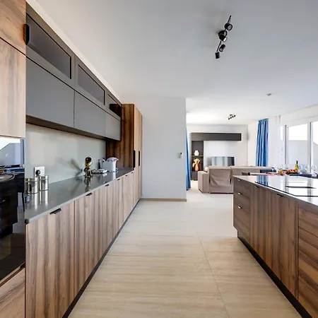 Salmar Court With Pool By Buena Vista