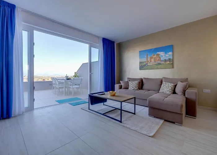 Salmar Court With Pool By Buena Vista