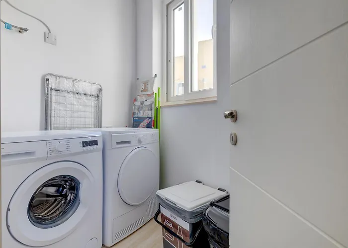 Salmar Court With Pool By Buena Vista Apartment