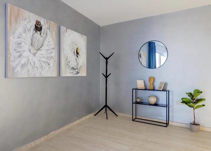 Salmar Court With Pool By Buena Vista *