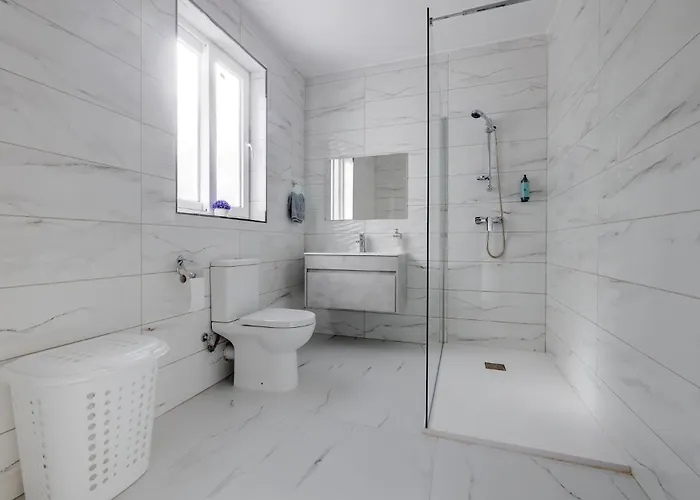 Salmar Court With Pool By Buena Vista