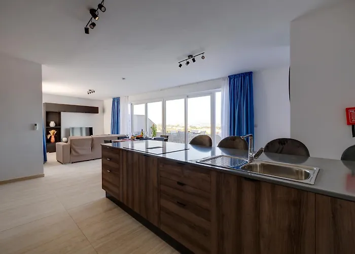 Salmar Court With Pool By Buena Vista Daire Hal Ghaxiak