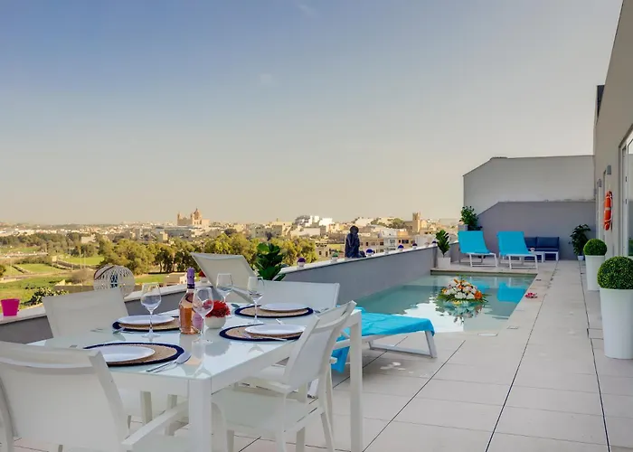 Salmar Court With Pool By Buena Vista *