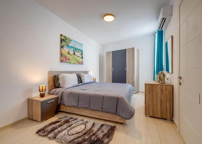 Salmar Court With Pool By Buena Vista Apartment