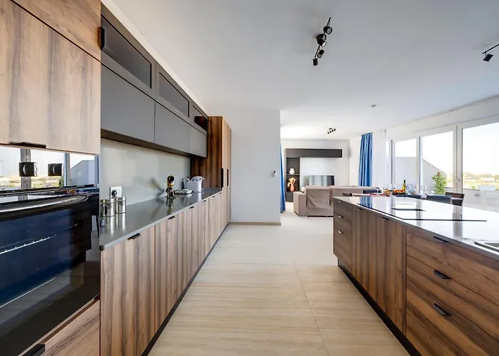 Salmar Court With Pool By Buena Vista