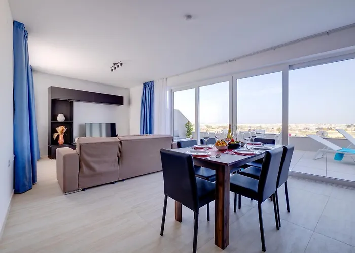 Salmar Court With Pool By Buena Vista * Hal Ghaxiak