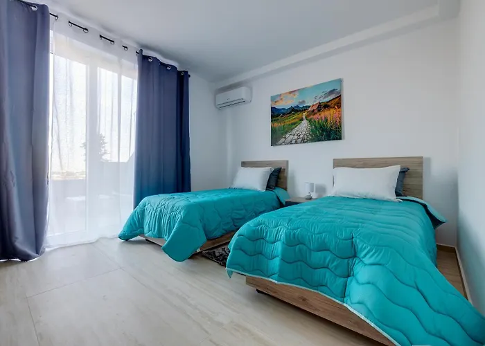 Apartment Salmar Court With Pool By Buena Vista