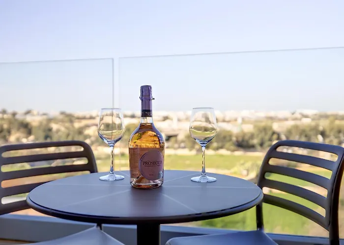 Salmar Court With Pool By Buena Vista *