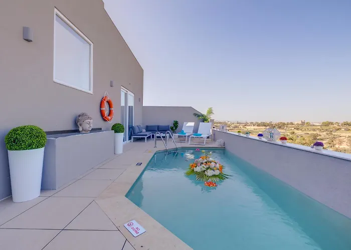 Salmar Court With Pool By Buena Vista Apartment Hal Ghaxiak