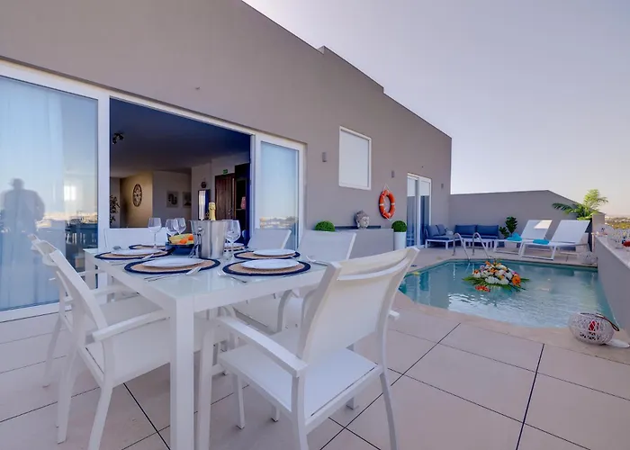 Salmar Court With Pool By Buena Vista Daire Hal Ghaxiak