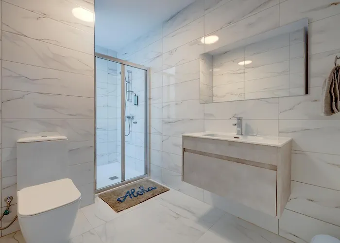 Salmar Court With Pool By Buena Vista Hal Ghaxiak