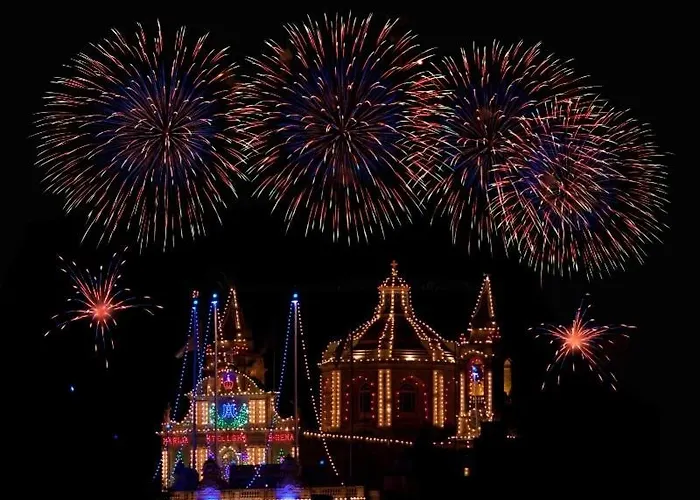 Salmar Court With Pool By Buena Vista Apartment