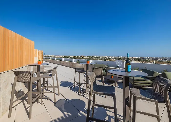 Salmar Court With Pool By Buena Vista *